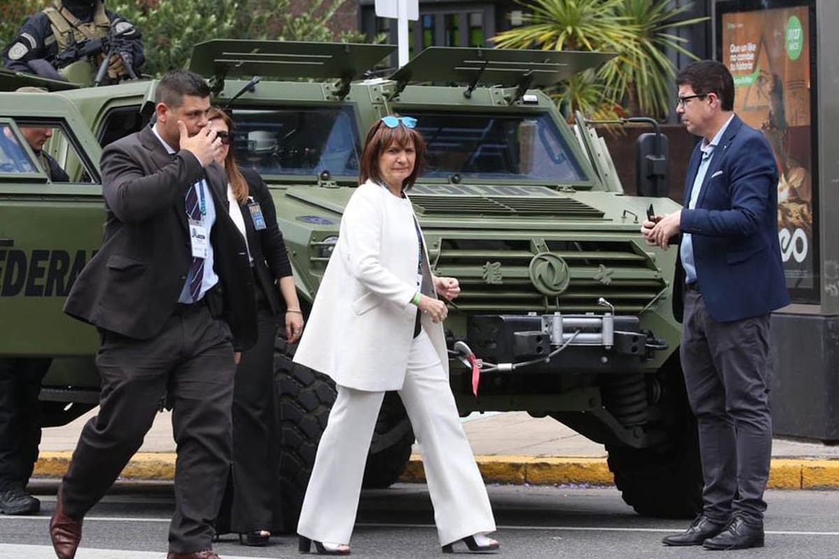 Patricia Bullrich. Regresó de California de urgencia ante una alarma de bomba, que resultó falsa