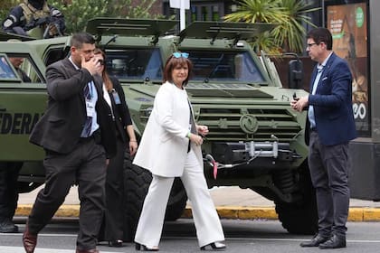 Patricia Bullrich. Regresó de California de urgencia ante una alarma de bomba, que resultó falsa