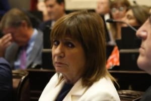 El curioso video de Patricio Bullrich para responder a las críticas con un tema popularizado por Tita Merello