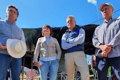 Patricia Bullrich se mostró junto a los hermanos Etchevehere en el conflicto por la toma del campo en Entre Ríos
