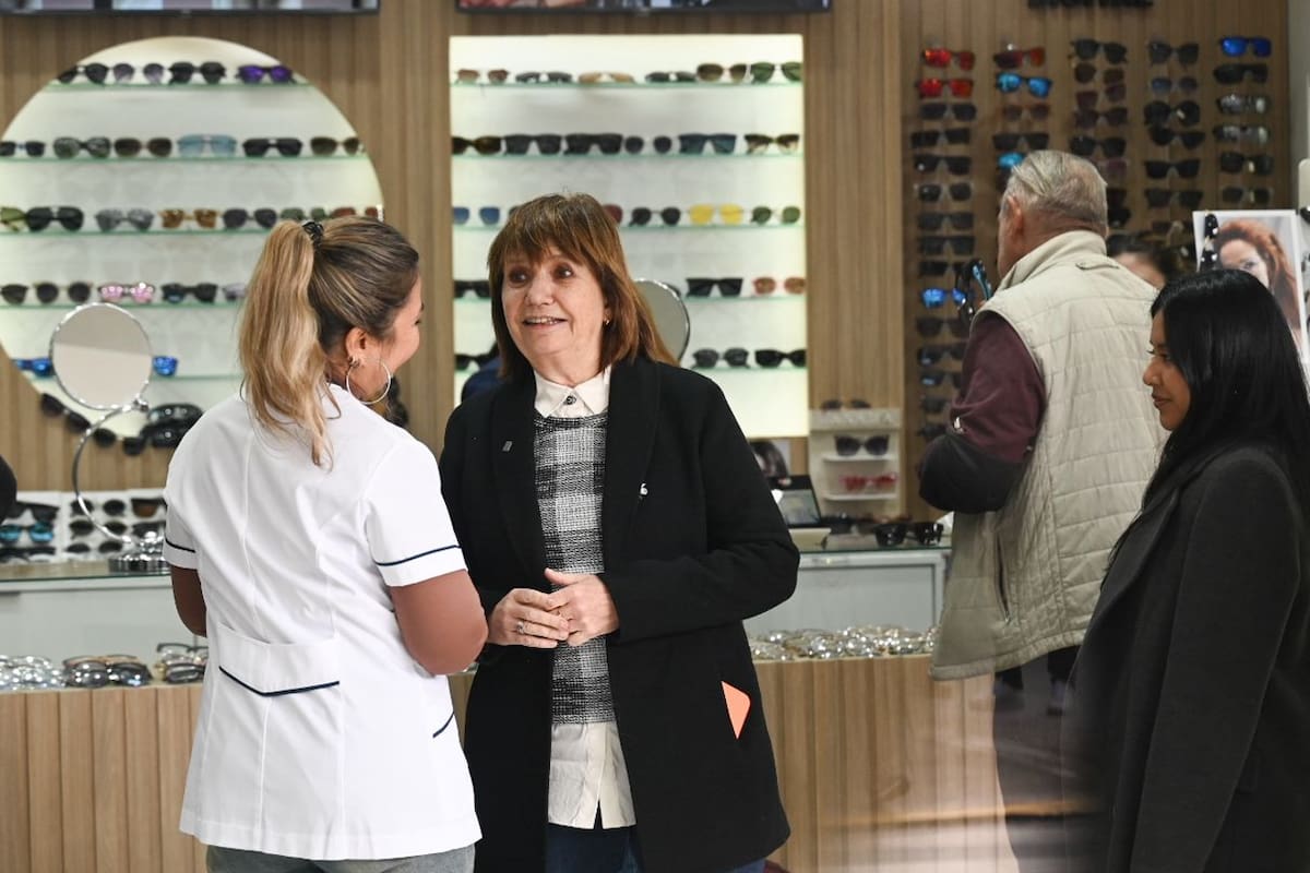 Patricia Bullrich visitó comercios de la zona sur de la ciudad de Buenos Aires