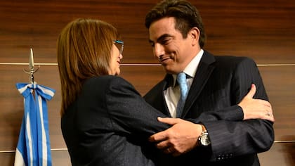 Patricia Bullrich y Alejandro Itzcovich, cuando asumió frente a la PSA