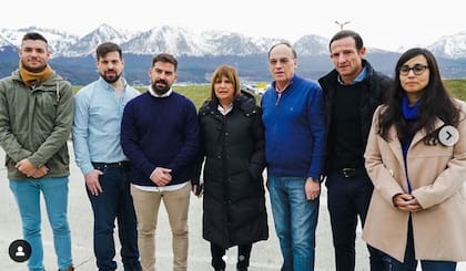 Patricia Bullrich, y el senador Pablo Blanco junto a los principales candidatos de Juntos por el Cambio en Tierra del Fuego