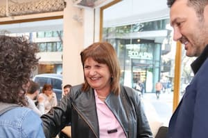 Patricia Bullrich y Luis Petri, en Recoleta, tras el triunfo en la interna de JxC