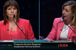 Patricia Bullrich y Myriam Bregman en el segundo debate presidencial en la Facultad de Derecho