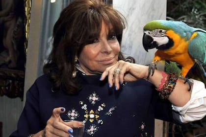 Patrizia cumplió 16 años en la cárcel, de los 29 que indicaba su condena, por el crimen de su marido, Maurizio Gucci; el delito, que planeó junto a una vidente napolitana, no la alejó de la herencia según un juez italiano en 2017; La célebre sicaria recibirá un millón de euros al año de forma vitali