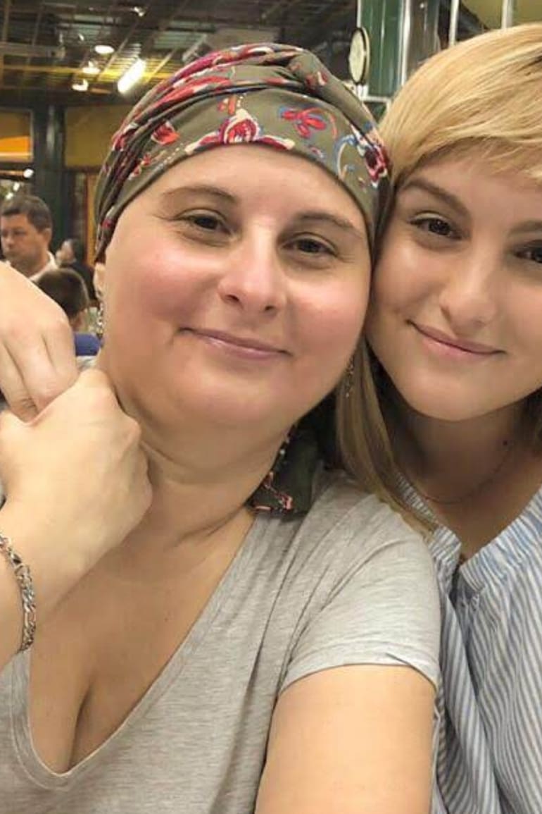 Patricia junto a su hija, un pilar fundamental para su recuperación.