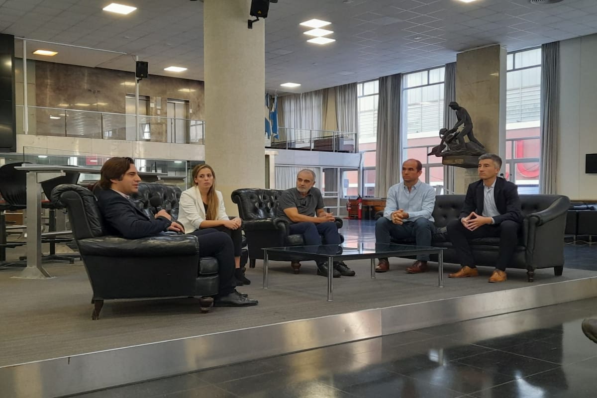 Patricio Grassini, profesor de la Universidad Nebraska-Lincoln; Daniela Regeiro, analista de la Bolsa de Cereales; Fernando Andrade, Investigador de INTA y Conicet; Juan Pablo Monzón, investigador del Conicet y Agustín Tejeda Rodríguez, Economista Jefe Bolsa de Cereales