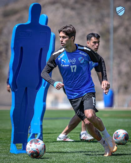 Patricio Rodríguez sigue entrenándose con sus compañeros en Bolívar, pero aún es incierta la fecha en que pueda volver a jugar por la suspensión del fútbol boliviano