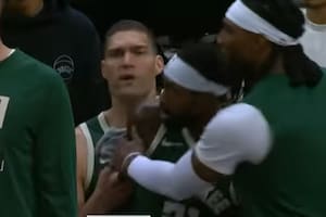 Un jugador de NBA le tiró un pelotazo a un hincha y rechazó a una periodista por un motivo insólito