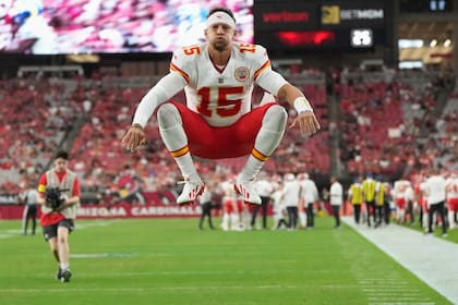 Patrick Mahomes está trabajando para volver en la primera semana de la próxima campaña