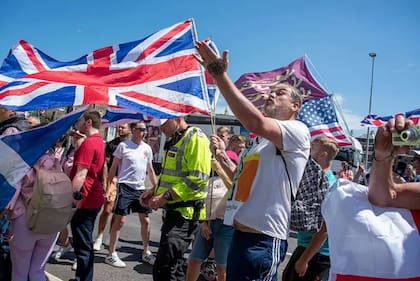 La llamada Patriot Platform está empleando tácticas distintas a las que emplean tradicionalmente otras agrupaciones de extrema derecha británicas.