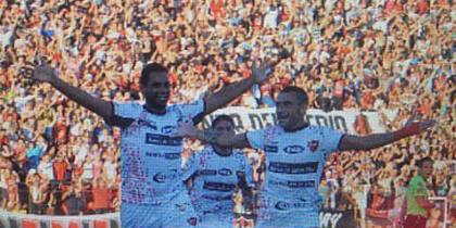 Patronato tuvo un estreno a estadio lleno