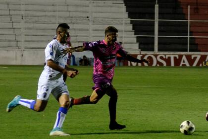 Patronato y Godoy Cruz, iguales en un partido con pocas luces