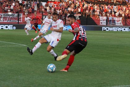 Patronato y Unión juegan en Paraná