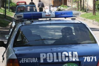 Un hombre mató a balazos a su esposa y a su hijo adolescente dentro de su vivienda