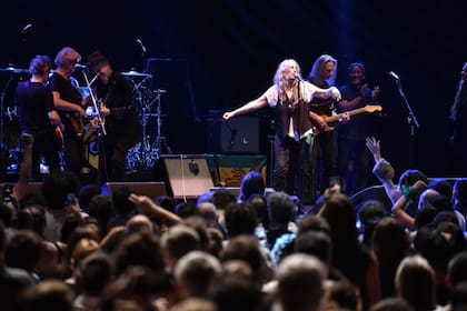 "Me gusta que las cosas se pongan ruidosas en mis shows", dijo Patti Smith