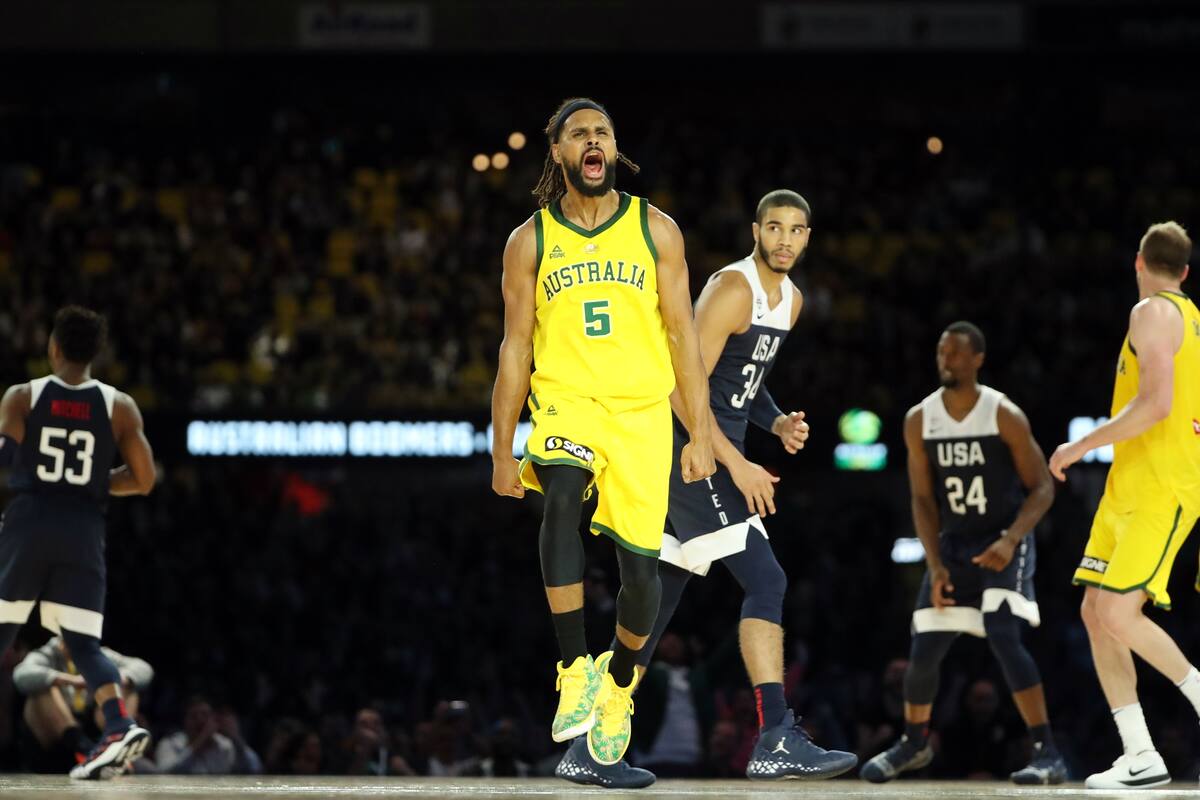 Patty Mills, la figura australiana, celebra con ganas.