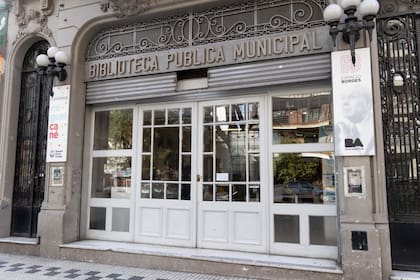 Paul Auster es uno de los varios escritores extranjeros que alguna vez visitaron la bibioteca donde trabajó Jorge Luis Borges