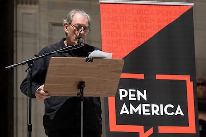 Paul Auster, uno de los escritores que participaron de la lectura pública en apoyo de Salman Rushdie