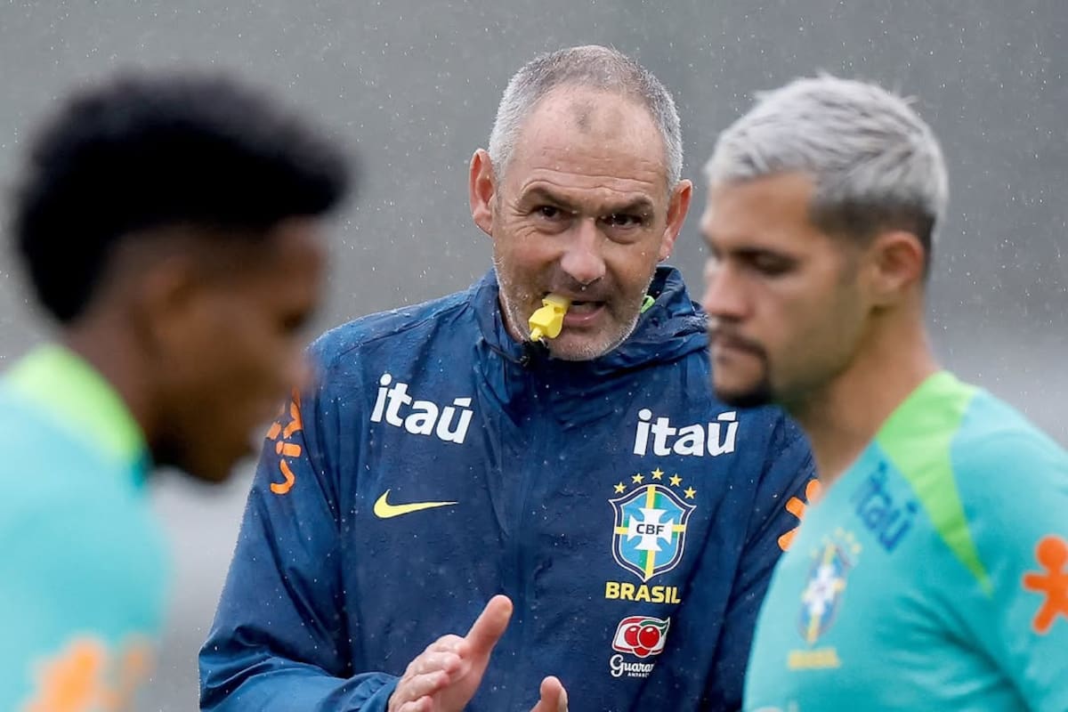Paul Clement, ayudante de Carlo Ancelotti, durante un entrenamiento de la selección de Brasil