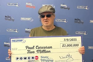 Paul Corcoran reclamó su premio luego de darse cuenta de que era el ganador de US$2 millones