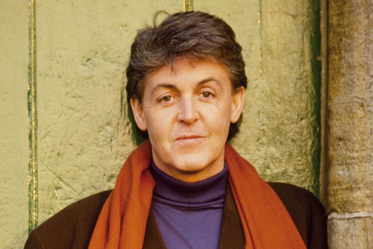 Paul McCartney en una imagen de 1987; un recorrido por varios de los clásicos que seguramente sonarán este fin de semana en River