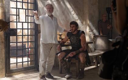 Paul Mescal junto a Ridley Scott, durante el rodaje de la película