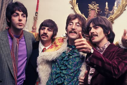 Paul, Ringo, John y George en 1967; este jueves se lanzó una nueva canción de The Beatles, "Now and Then"