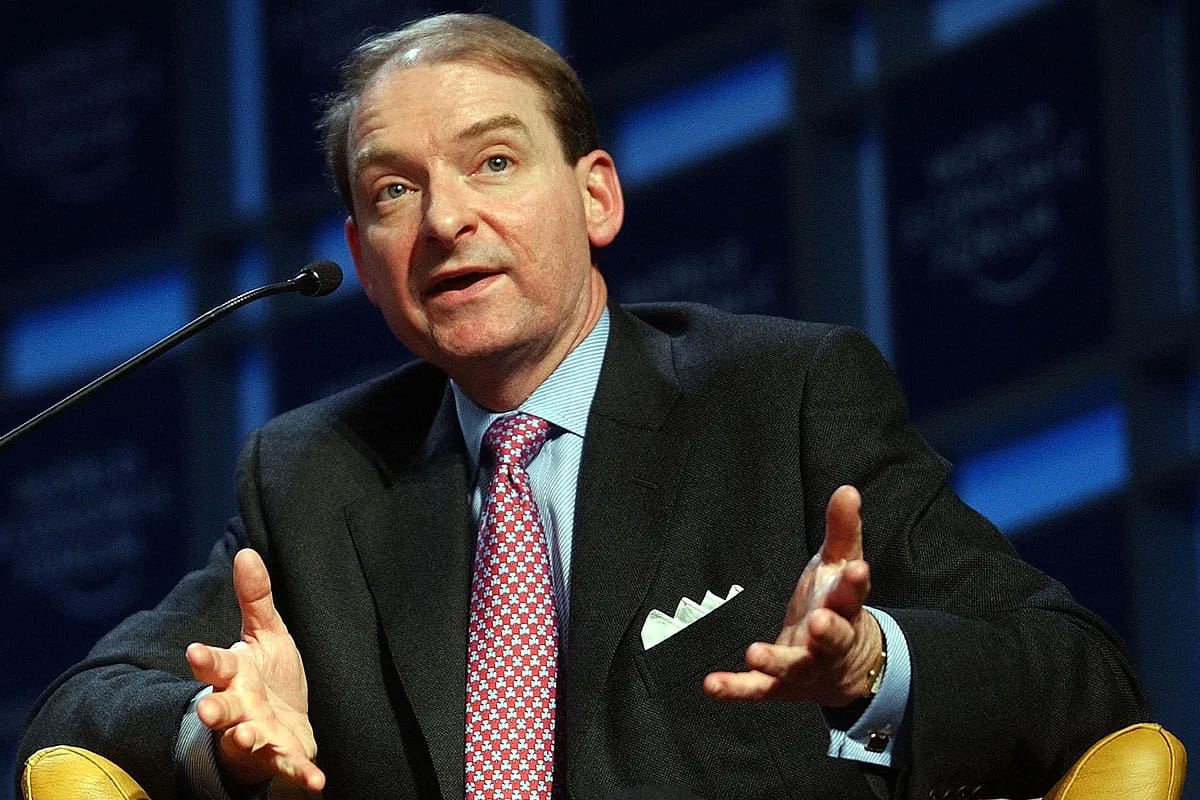 Paul S. Atkins es un empresario estadounidense que ha sido nominado por el presidente Donald Trump para ocupar el cargo de presidente de la Comisión de Bolsa y Valores de Estados Unidos, cargo en el que ocupó anteriormente entre 2002 y 2008