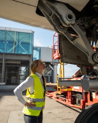 Paül utiliza sus redes sociales para acercar el mundo de la aviación a sus seguidores (Foto: Instagram savinapaul)