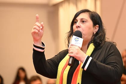 Paula Oliveto