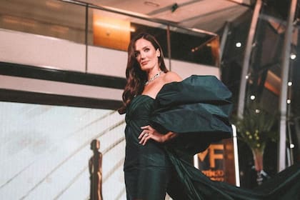 Paula Chaves en la alformbra roja de los premios Martín Fierro (Foto: Instagram @chavespauok)