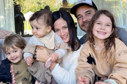 Paula Chaves y Pedro Alfonso están en pareja desde el 2010, y tienen tres hijos.