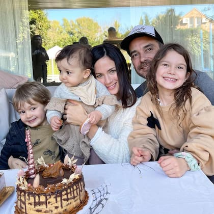 Paula Chaves y Pedro Alfonso son padres de Olivia, Baltazar y Filipa