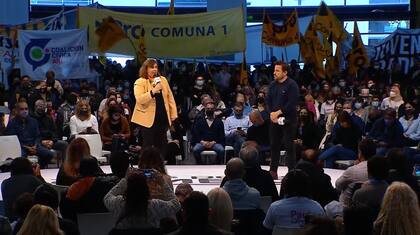 Paula Oliveto y Martín Tetaz en el cierre de campaña de María Eugenia Vidal