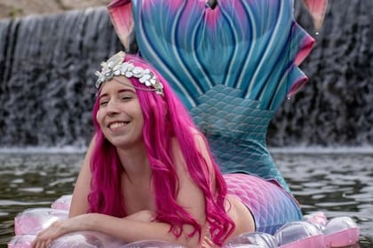 Paula Olmedo es de Esquel, Chubut y practica el marmaiding: dicho de otra forma... es sirena