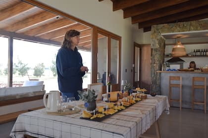 Paula organiza las visitas a la Reserva (como lo llaman al campo) y las degustaciones de los quesos propios.