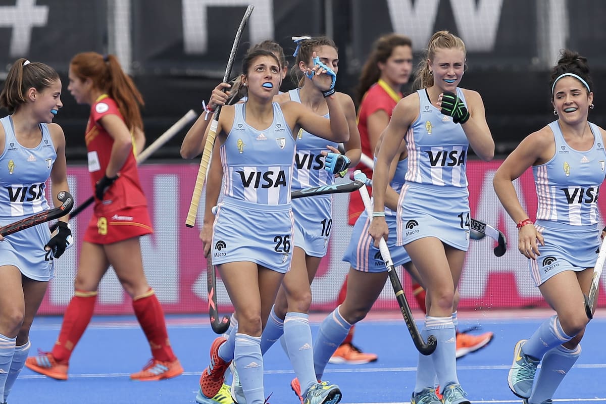 Paula Ortiz en el festejo de su primer gol en una Copa del Mundo
