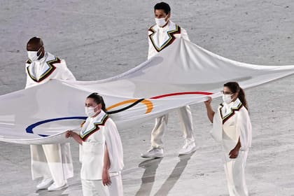 Paula Pareto emocionó a todos portando la bandera de los Juegos Olímpicos en 2021