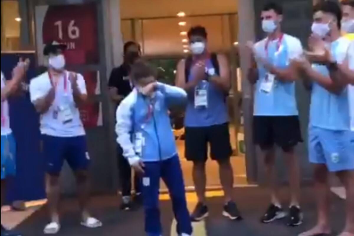 Paula Pareto fue sorprendida por la delegación argentina al volver a la villa; un emocionante homenaje