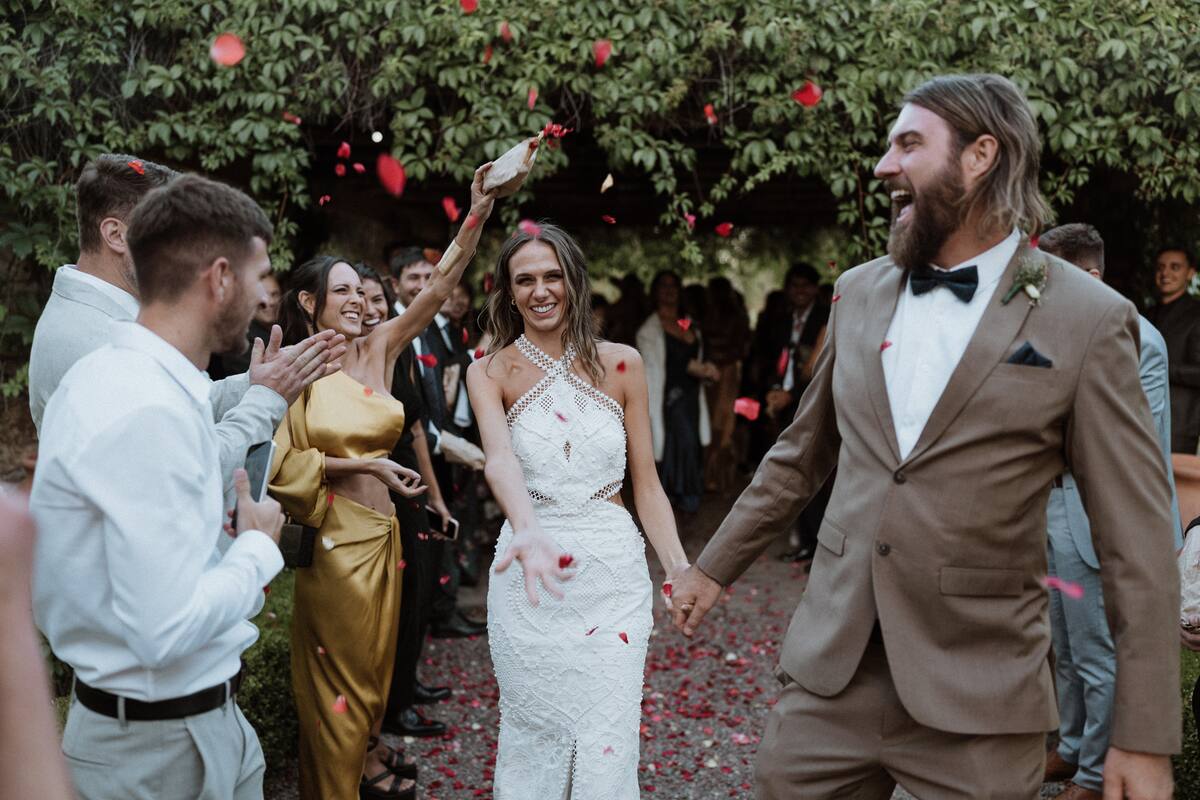 Paula Pereyra y Stuart Thurlby, recién casados en Bodega Renacer