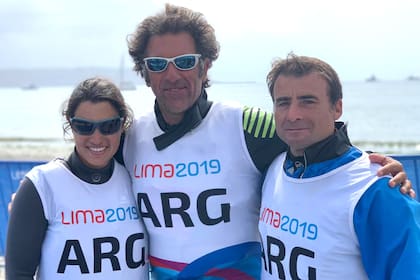 Paula Salerno, Ignacio Giammona y Javier Conte, felices. Ganaron la medalla dorada.