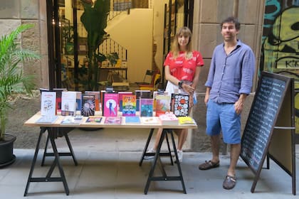 Paula Vázquez y Ezequiel Naya en la librería Lata Peinada