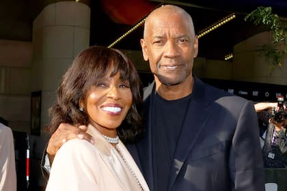 Pauletta y Denzel Washington en una presentación de The Piano Lesson durante el Festival Internacional de Cine de Toronto el 10 de septiembre de 2024. Monica Schipper/Getty