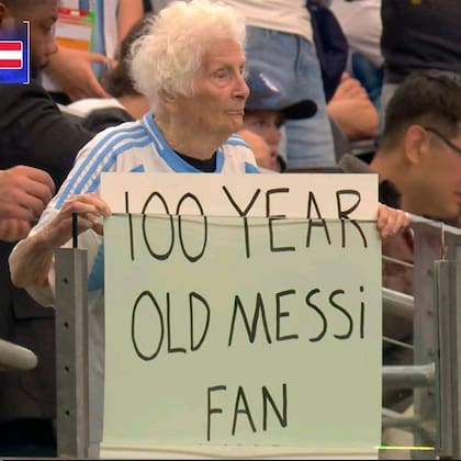 Pauline llevó su cartel dedicado a Messi a Dallas (Foto: X)