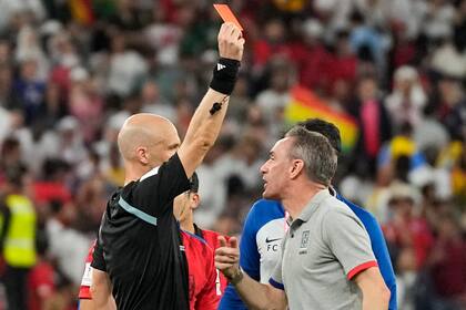 Mundial Qatar 2022: se enojó con el árbitro, hizo un reclamo aireado y vio la roja
