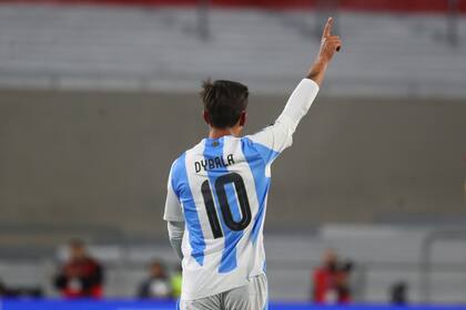 Paulo Dybala ingresó en el segundo tiempo ante Chile y marcó el tercer tanto de la selección argentina en el Monumental