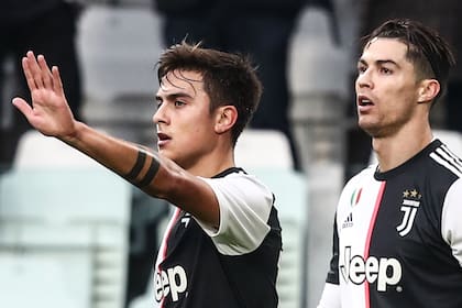 Paulo Dybala y Cristiano Ronaldo; ambos tienen desequilibrio individual en Juventus, pero les cuesta encontrarse con regularidad dentro del campo de juego