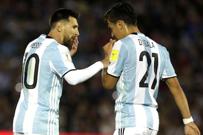 Paulo Dybala y Lionel Messi jugaron juntos 12 partidos en la selección argentina, pero costó que haya comunicación futbolística entre ellos; no se aportaron asistencias
